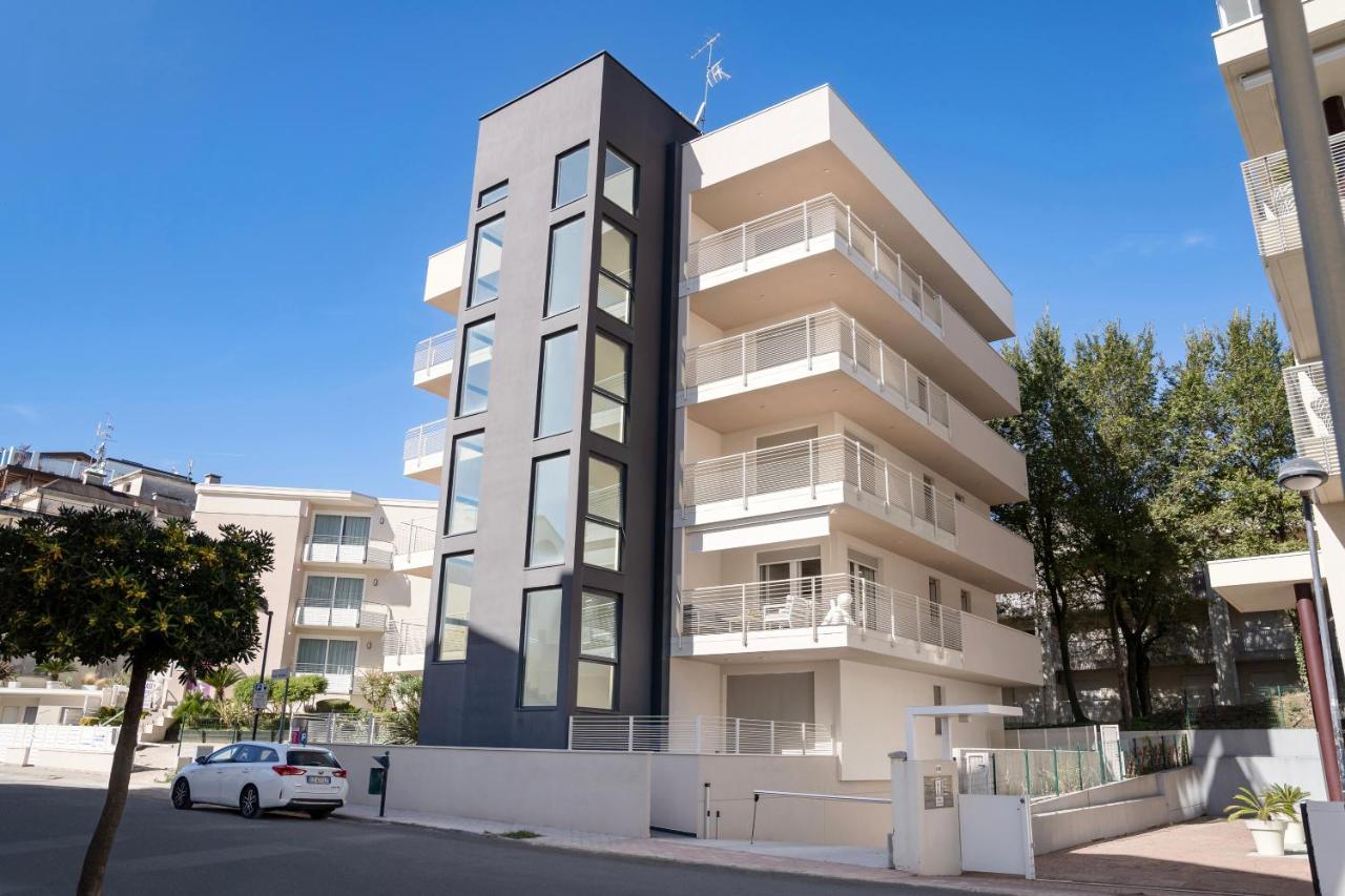 Ferrari Apartments Ponente كاوْرلي المظهر الخارجي الصورة